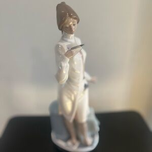 Lladro Female doctor (retired) #5197
